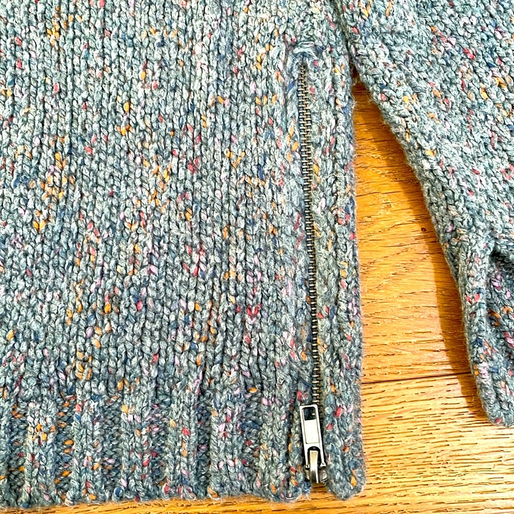 American Eagle Soft Blue multi Sweater with loose zipper sides, loose sleeve - Picture 3 of 6